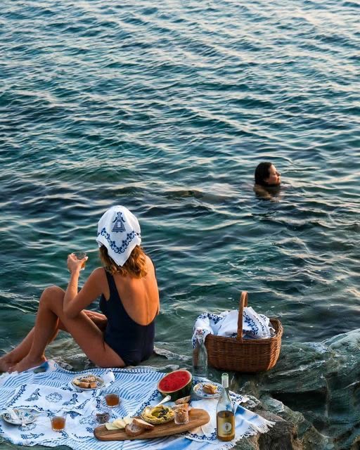 lecourt-vibes-picnic.jpg